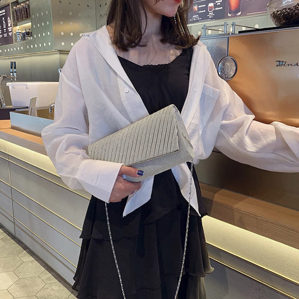 チェーン バッグ 結婚式パーティーバッグ プリーツ加工 チェーン付き クラッチバッグ