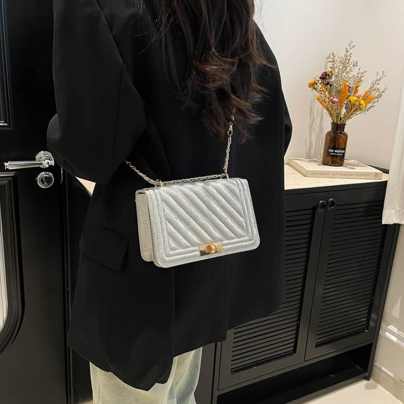 チェーンバッグ ミニ 菱格キルティングチェーンミニバッグ