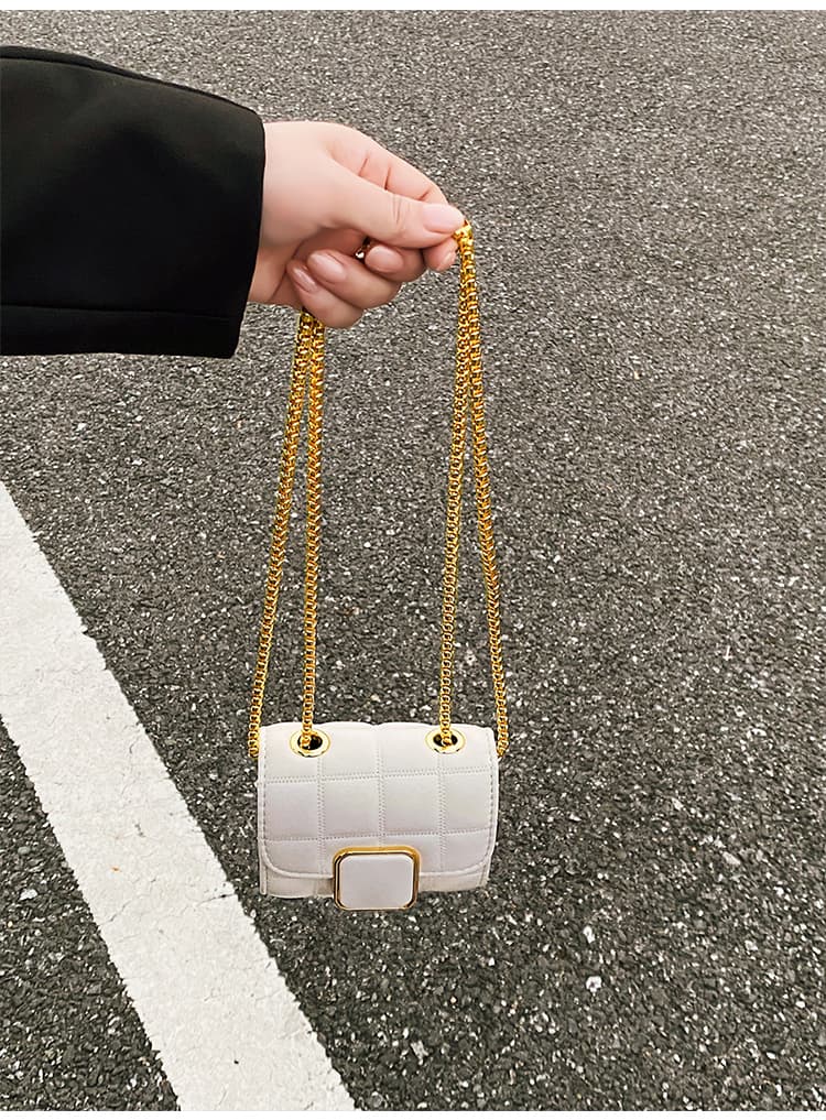 チェーン バッグ 金属チェーン付きキルティング風小型ショルダーバッグ
