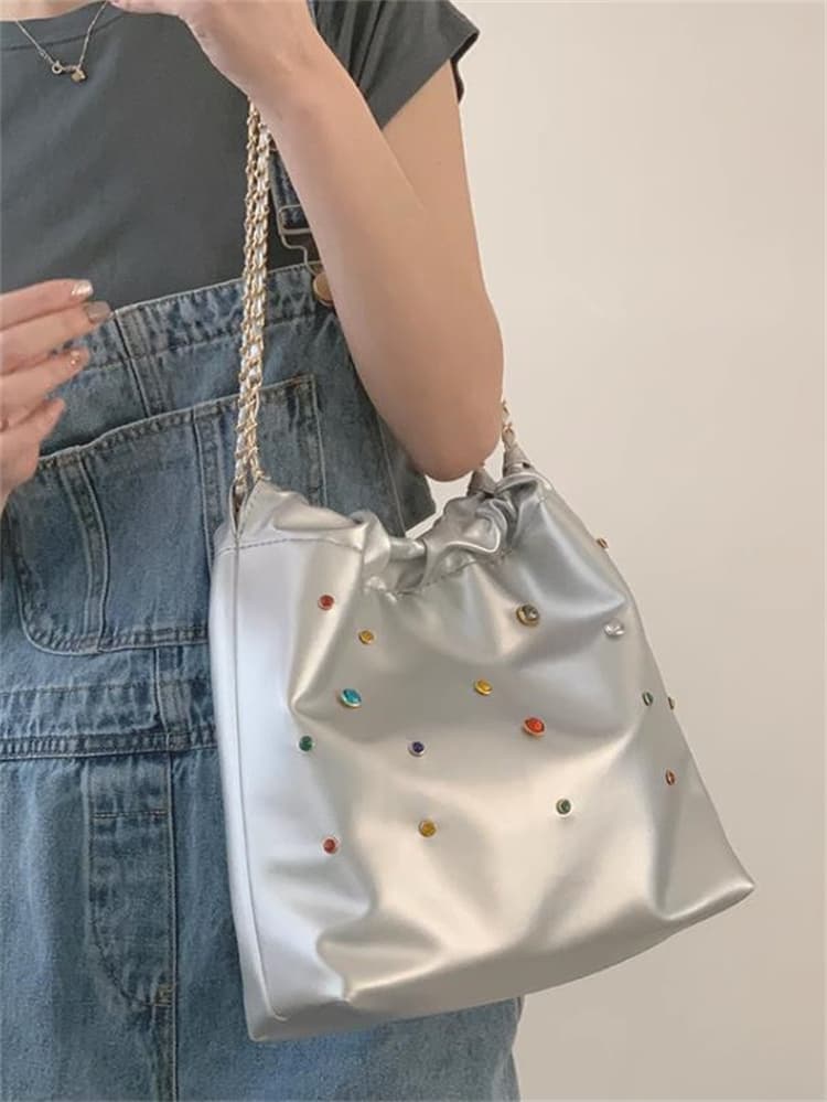チェーン バッグ カラフルスタッズ付きチェーン巾着バッグ