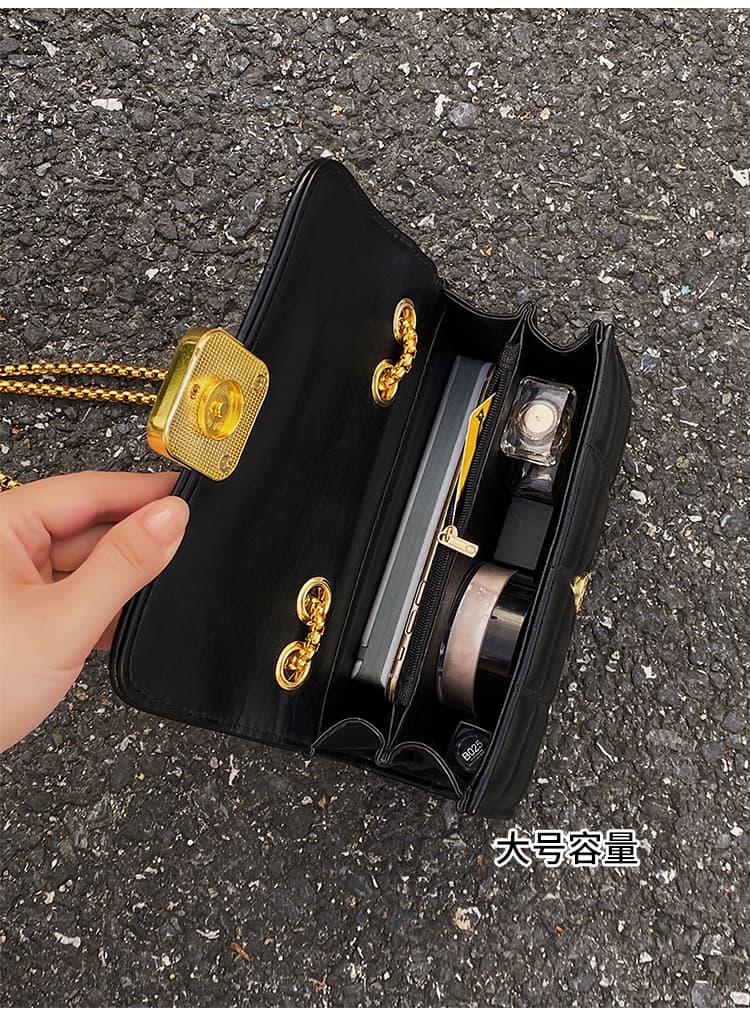 チェーン バッグ 金属チェーン付きキルティング風小型ショルダーバッグ