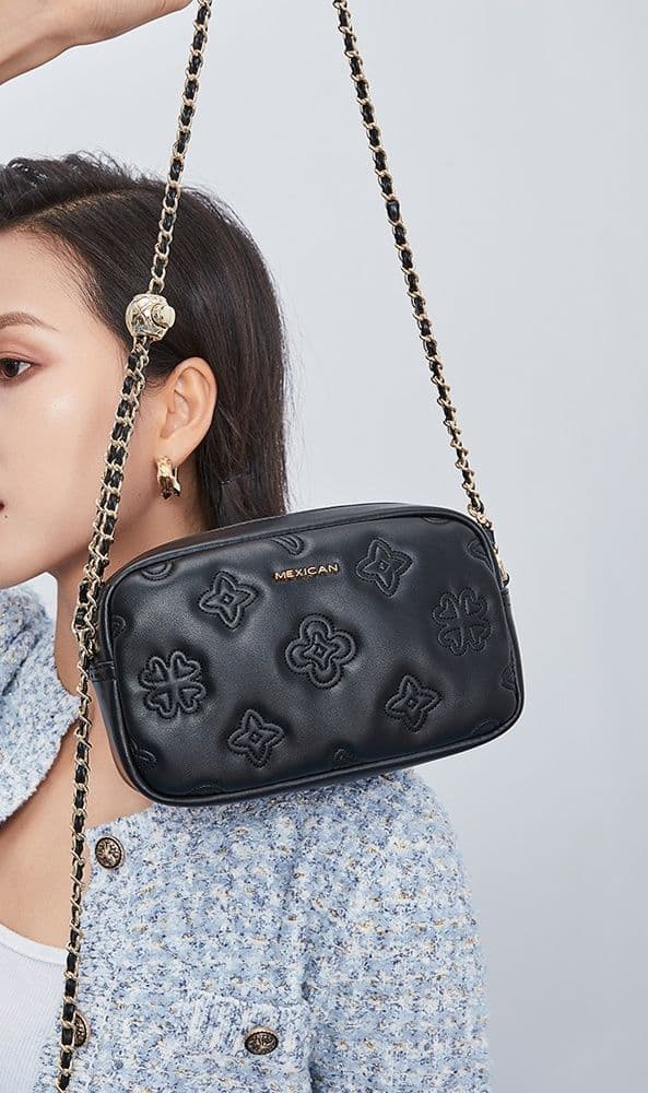 チェーン バッグ ポシェット 花柄型押しチェーンポシェット